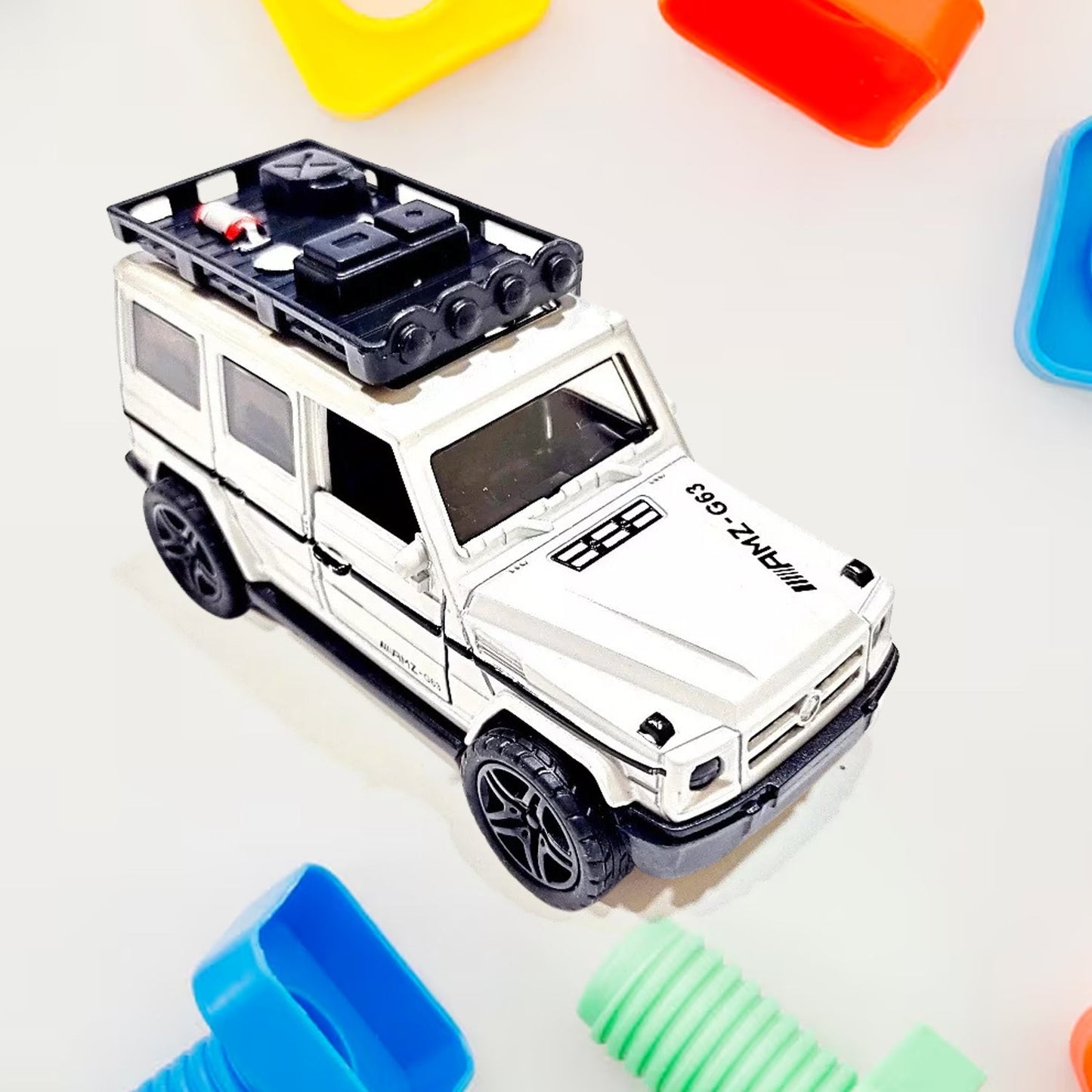 Alloy Metal Pull Back Die-cast Car, Jeep Model Car Off Road Die cast Metal Pullback Toy car with Doors Open Boys Gifts Toys for Kids Age 3 Years (Pack of 1)