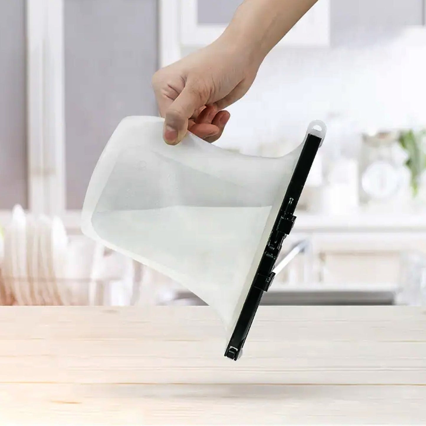 Reusable Silicone Food Bag ? Leakproof, Flat Bottom, BPA-Free, Microwave & Dishwasher Safe