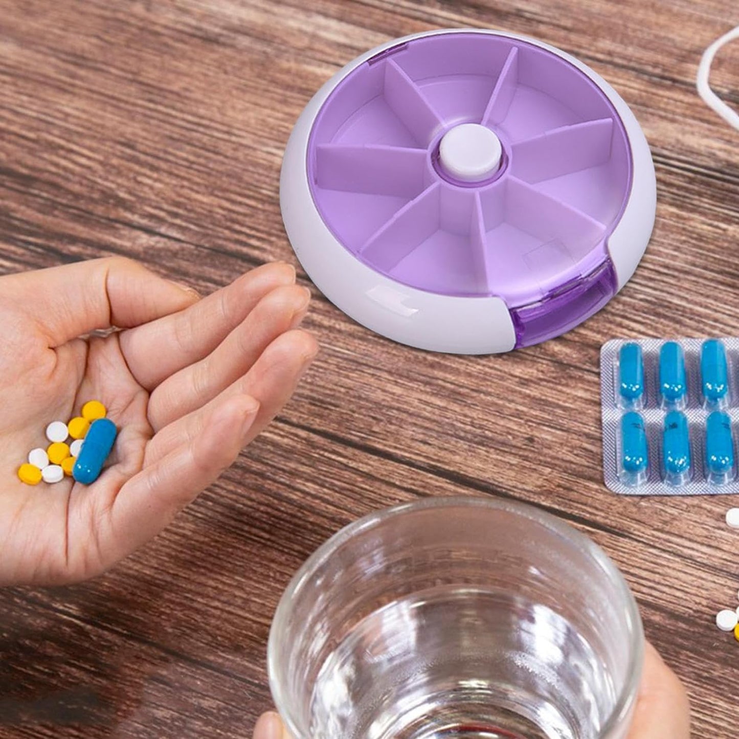Cute 7-Day Pill Box Dispenser ? Portable 7-Grid Medicine Organizer (1 Pc)
