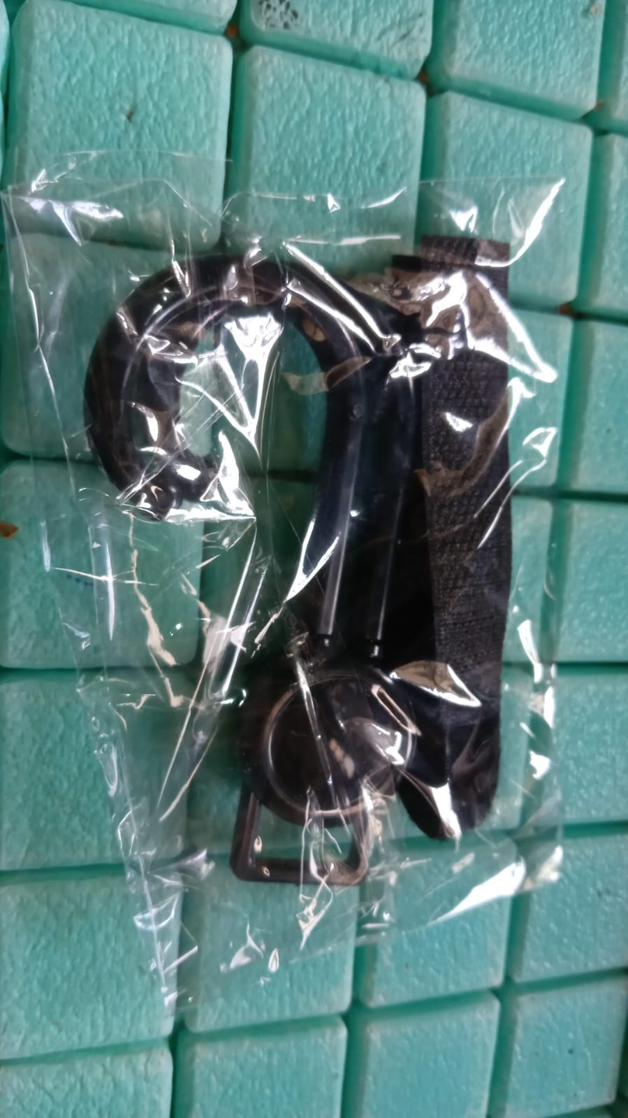 360° Rotating Multi-Purpose Baby Carriage Hook ? For Strollers, Cars & More (1 Pc)
