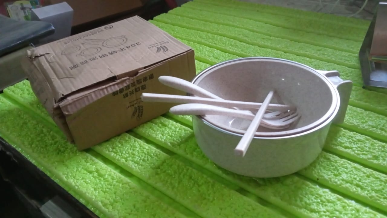 Rice Bowl Noodle Set ? 6 Pcs with Lid, Handle & Cutlery