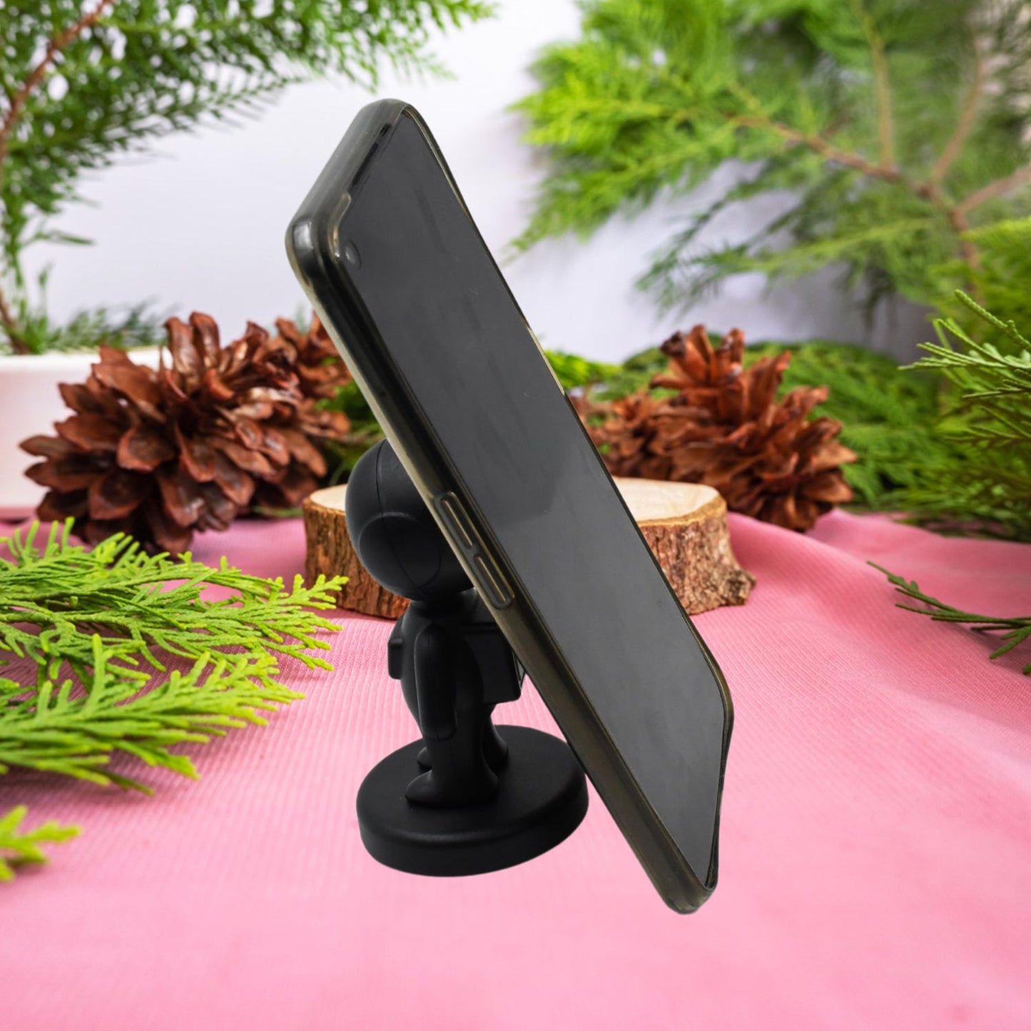 Cartoon Astronaut Magnetic Mobile Phone Holder ? 360° Rotating Car Mount (1 Pc)
