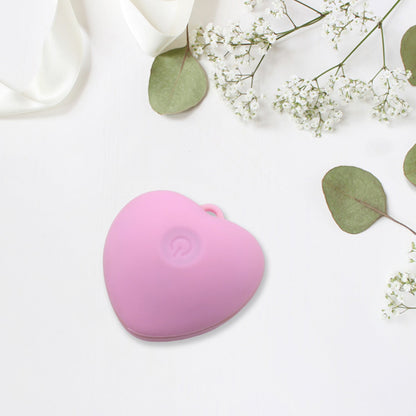 Heart-shaped silicone face brush for women?s daily skincare routine