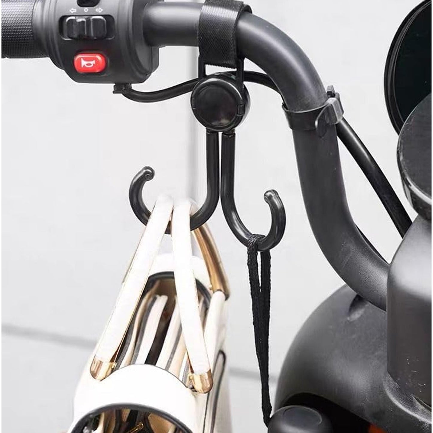 360° Rotating Multi-Purpose Baby Carriage Hook ? For Strollers, Cars & More (1 Pc)