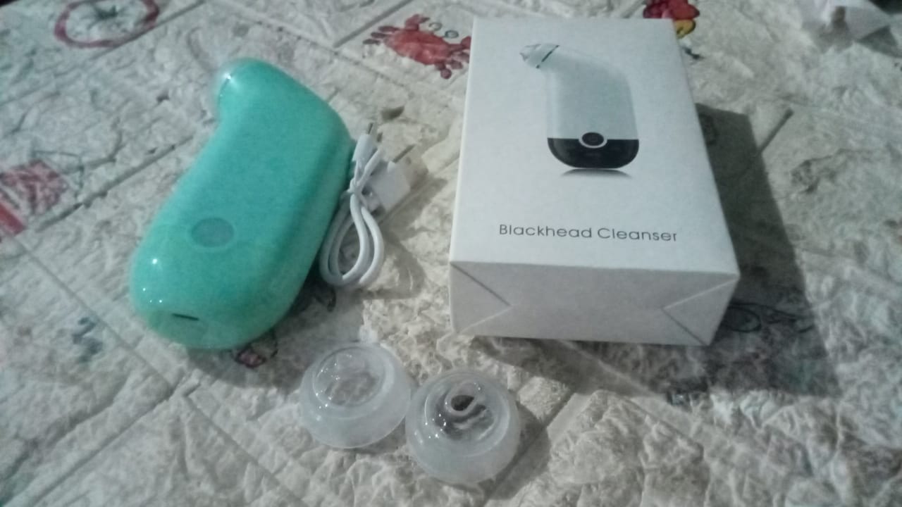 Mini Handheld Vacuum Blackhead Remover ? Facial Massage & Spot Lifting (1 Pc)