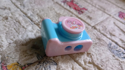 Camera Shape Pencil Sharpener ? Stylish & Lightweight Manual Sharpener for Kids & Office Use (1 Pc)