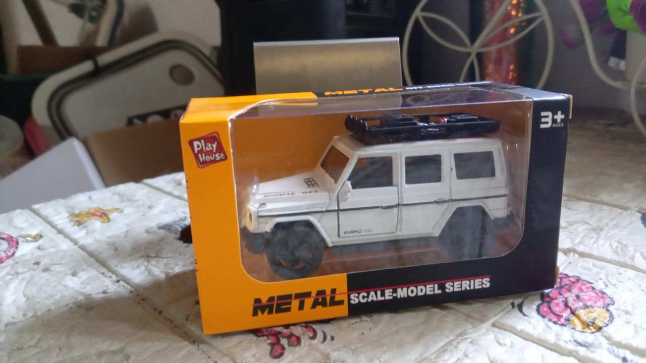 Alloy Metal Pull Back Die-cast Car, Jeep Model Car Off Road Die cast Metal Pullback Toy car with Doors Open Boys Gifts Toys for Kids Age 3 Years (Pack of 1)