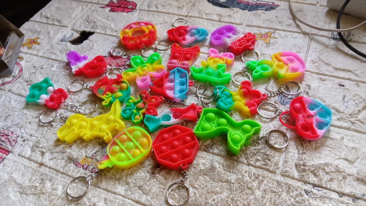 Compact Pop It Keychain ? Fun Stress Relief Fidget Toy (1 Pc | Mix Design)