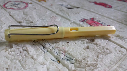 2-in-1 Everlasting Magic Pencil with Replaceable Eraser ? Inkless, Reusable, Portable (1 Pc / Mix Color))