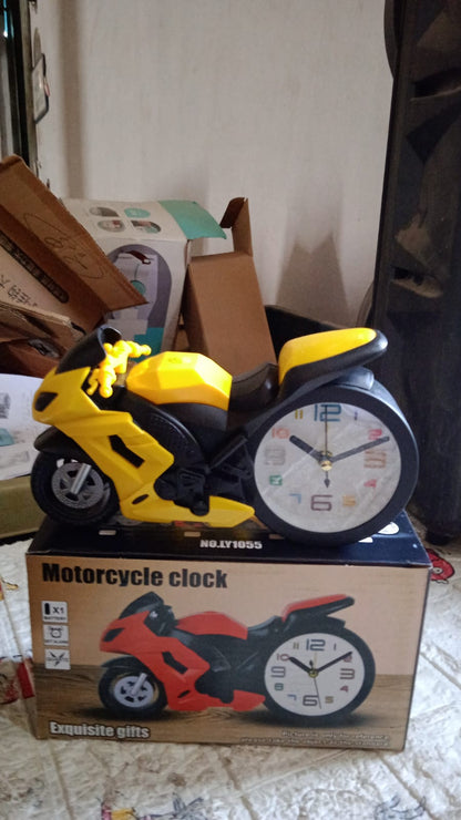 Retro Motorcycle Alarm Clock ? Novelty Bike Engine Style Desk Clock